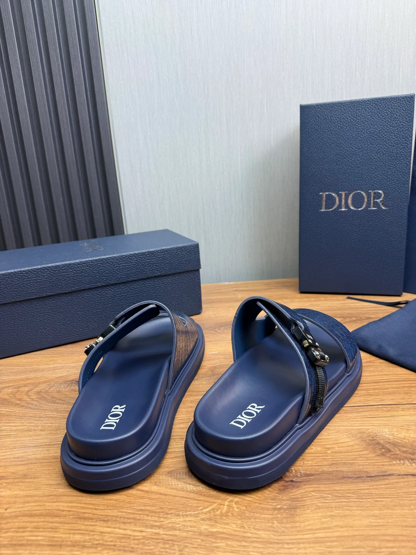 Men's shoes 300💰 Dior. Men's slippers🩴 Official website 1:1 production 38-45 size 45 46 🉑️Customized original material shipped✅